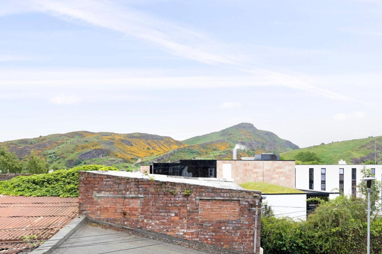 Charming Studios Near Holyrood Park & Calton Hill Edinburgh Exterior photo