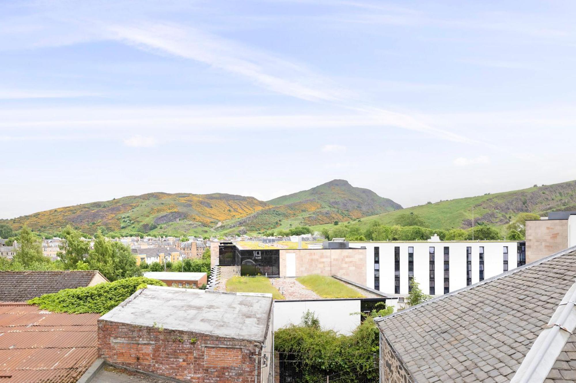 Charming Studios Near Holyrood Park & Calton Hill Edinburgh Exterior photo