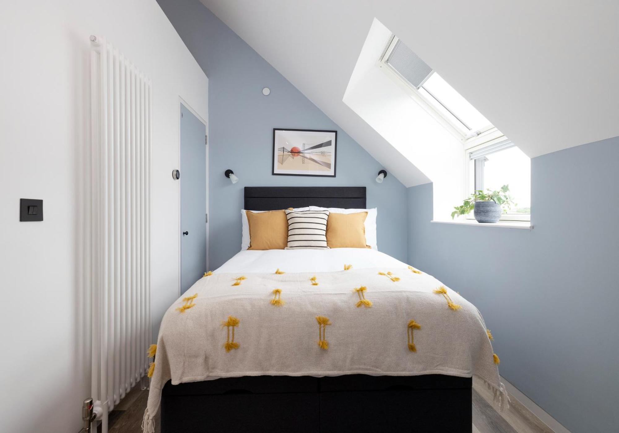 Charming Studios Near Holyrood Park & Calton Hill EDI Room photo