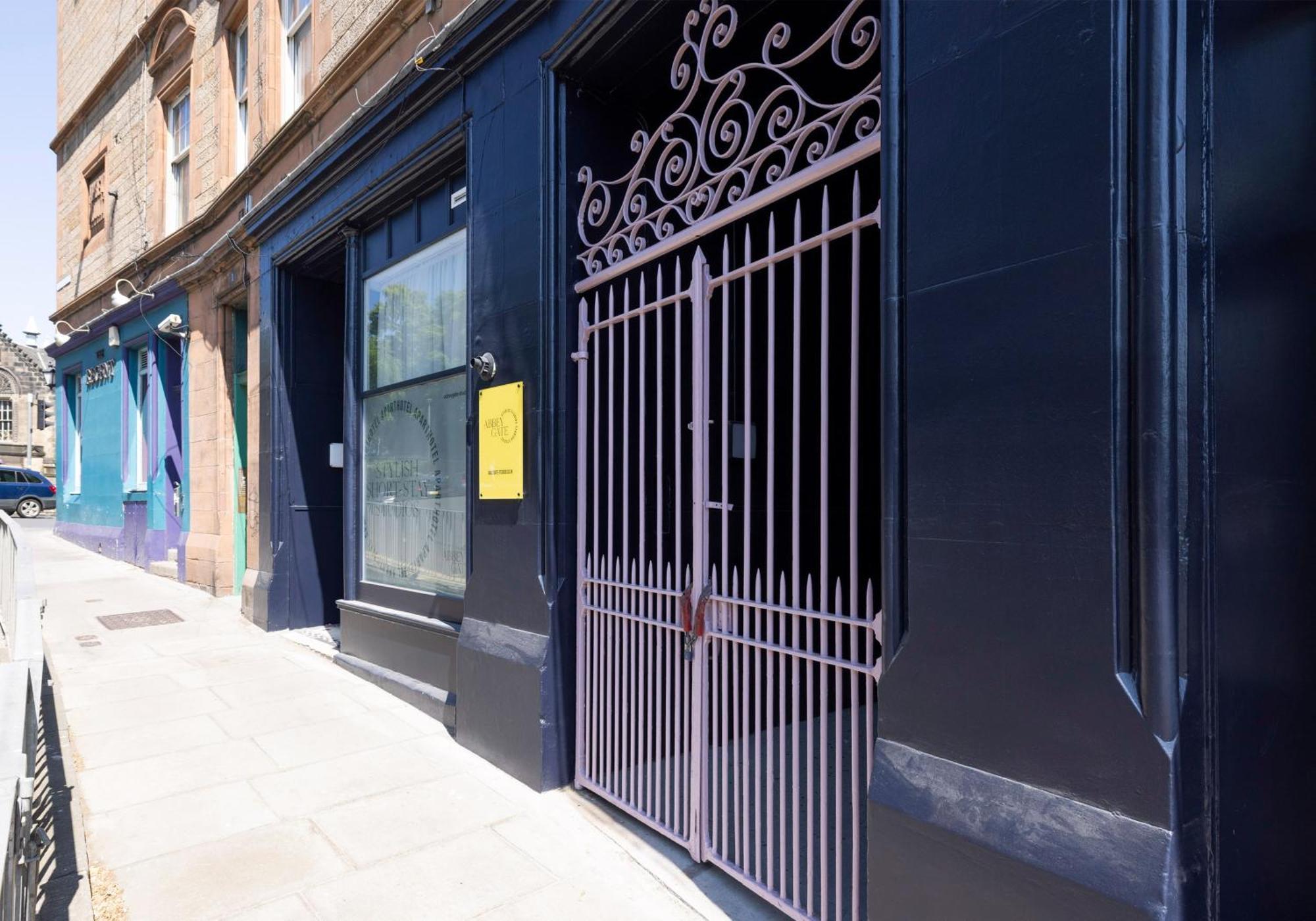 Charming Studios Near Holyrood Park & Calton Hill EDI Room photo