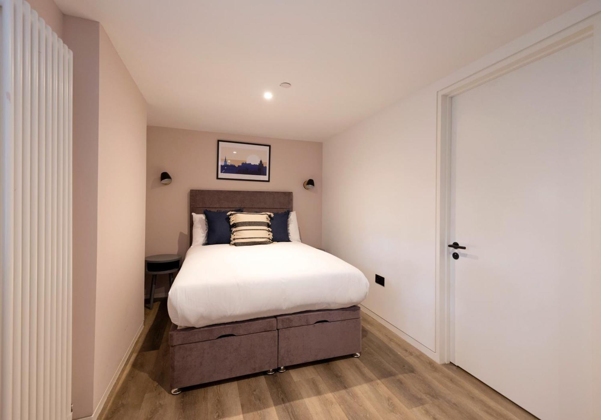 Charming Studios Near Holyrood Park & Calton Hill EDI Room photo